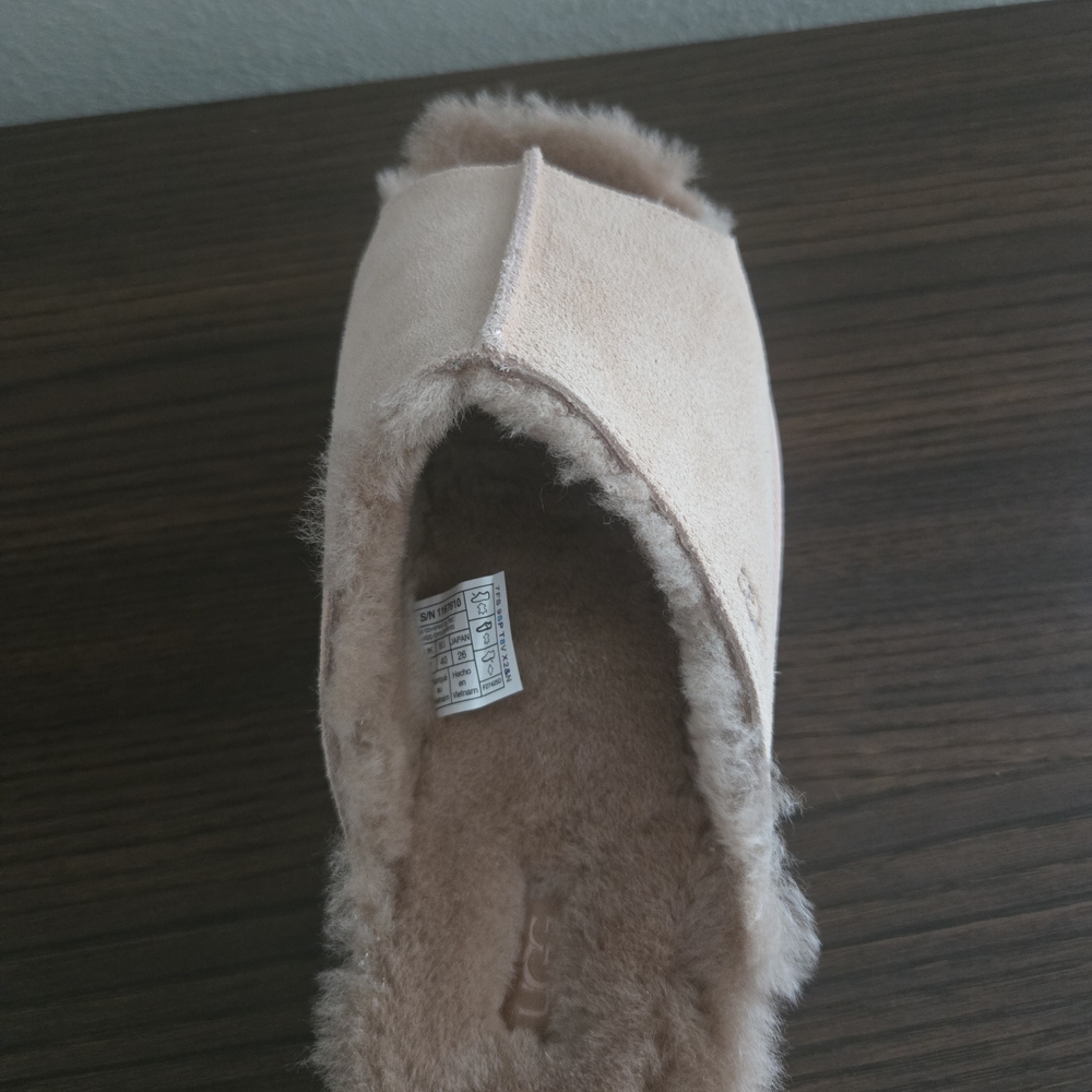 UGG Women's Cream Fur Slippers